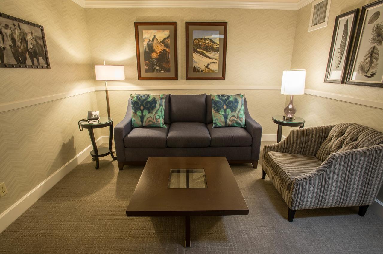 North Wing Two Queen Suite